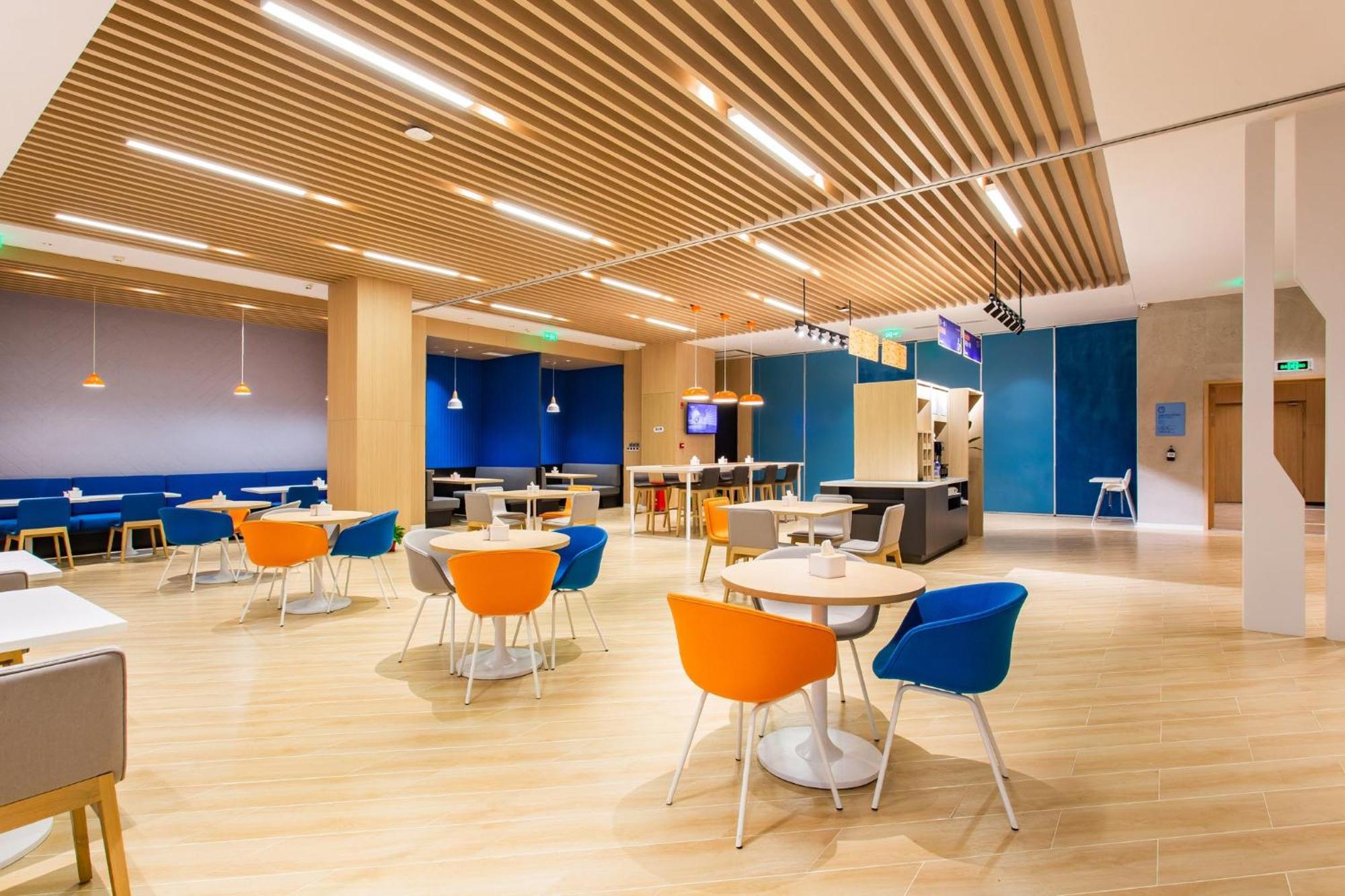 Holiday Inn Express Jiangmen Jianghai By Ihg Exteriör bild